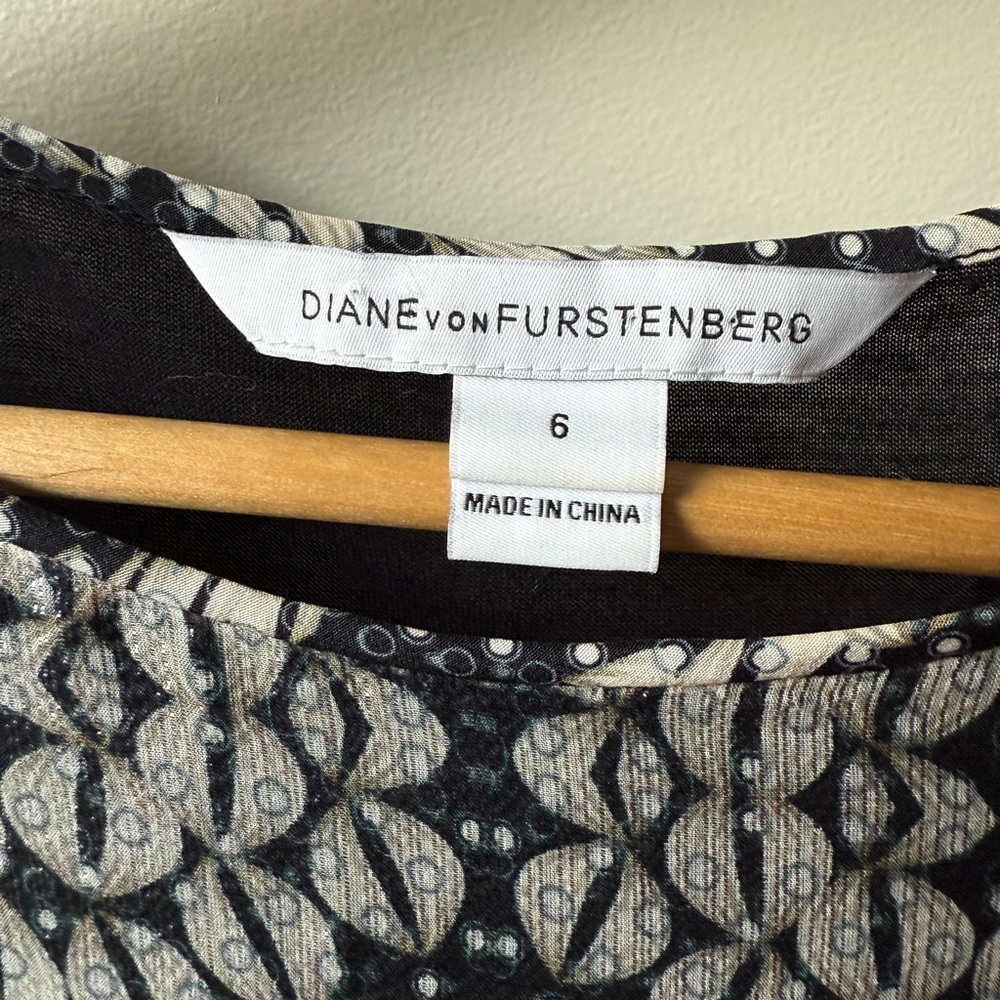 DIANE VON FURSTENBERG Angela Panther Tee Shirt Top Revolve Silk Semi Sheer 6‎ - Picture 5 of 8